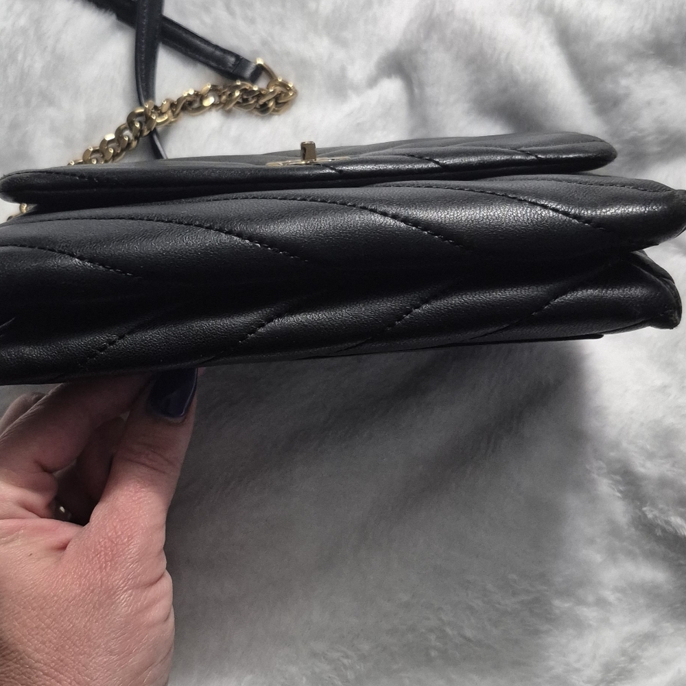 SOLD* Tory Burch Black Quilted Leather Clutch - Picture 5 of 9